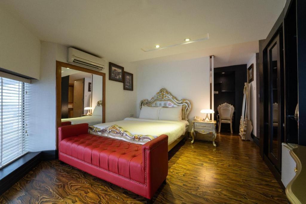 The White Hotel 8A Thai Van Lung Ho Chi Minh Zewnętrze zdjęcie