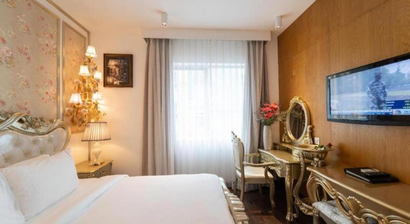 The White Hotel 8A Thai Van Lung Ho Chi Minh Zewnętrze zdjęcie